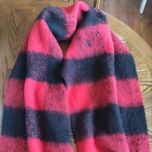 Steve Madden red & black striped scarf